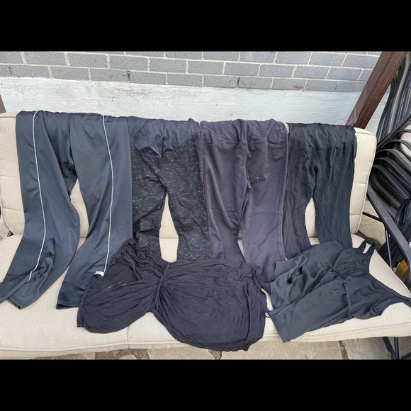 Maternity clothing bundle - Picture 2 of 11